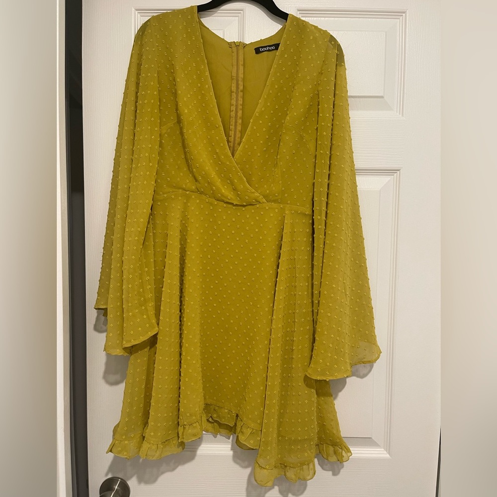 Boohoo Dobby Chiffon Wide Sleeve Skater Dress - Picture 2 of 4